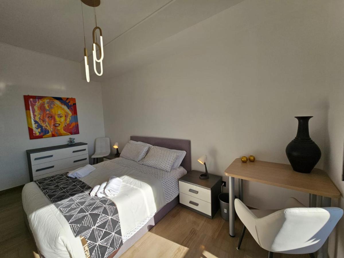 La Finestra Sul Porto Apartment *